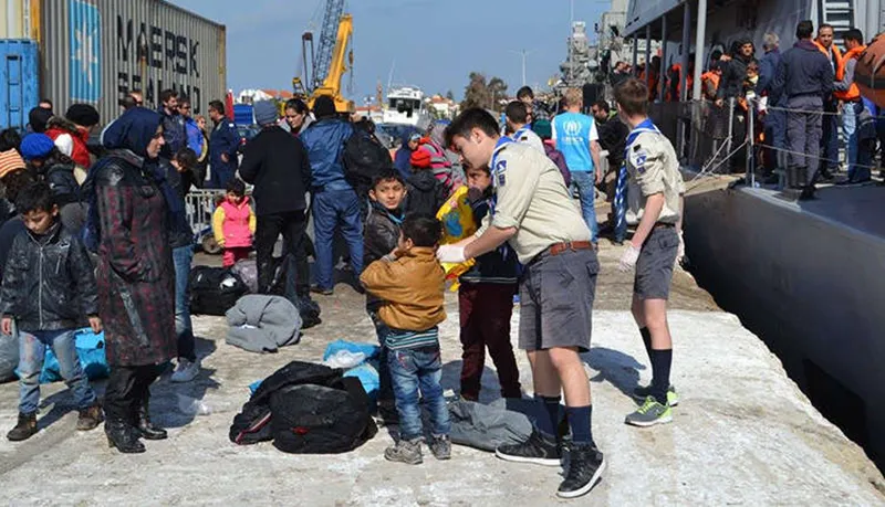 Lesbos Scouts helping refugees