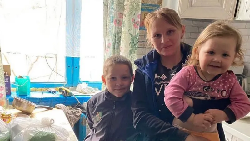 Ukrainian Scouts deliver supplies 