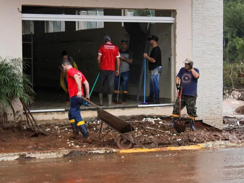 Brazil Scouts support communities devastated by flooding